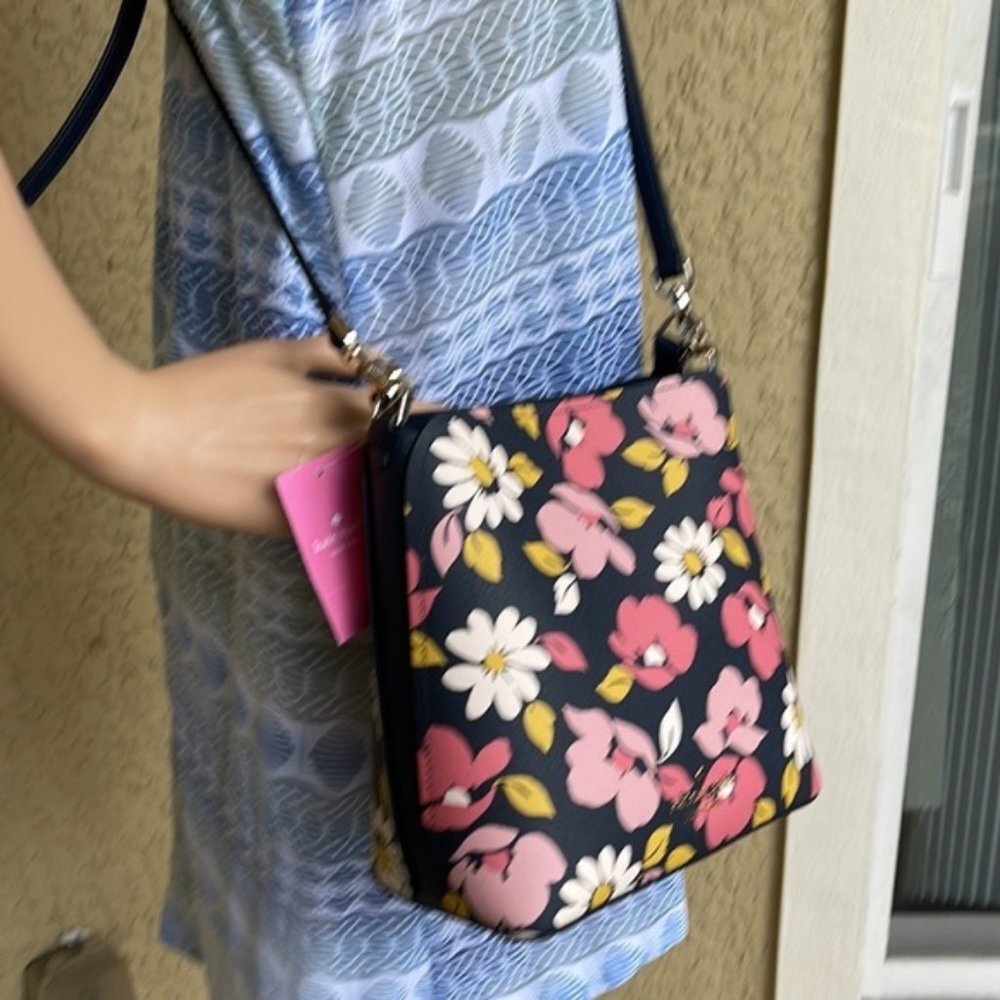 Kate Spade Darcy Small Bucket Bag Road Trip Floral Blue Multi - Picture 12 of 16